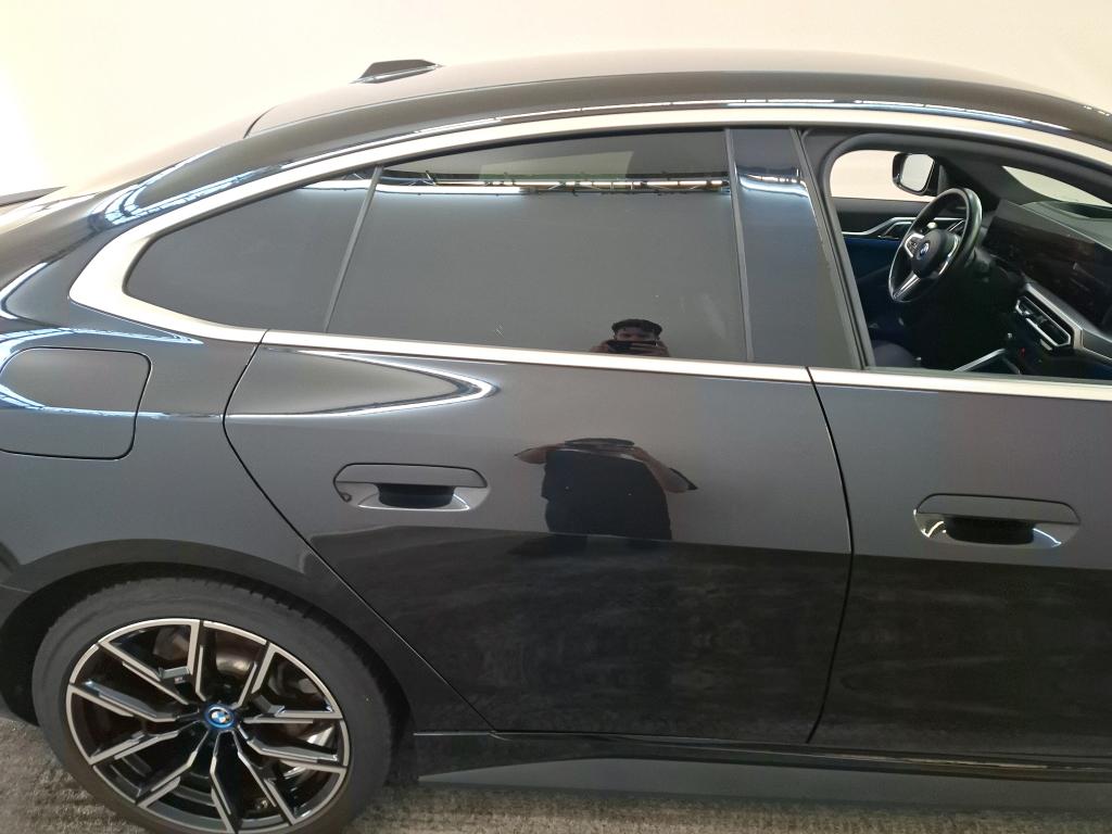Foto 23 van BMW i4