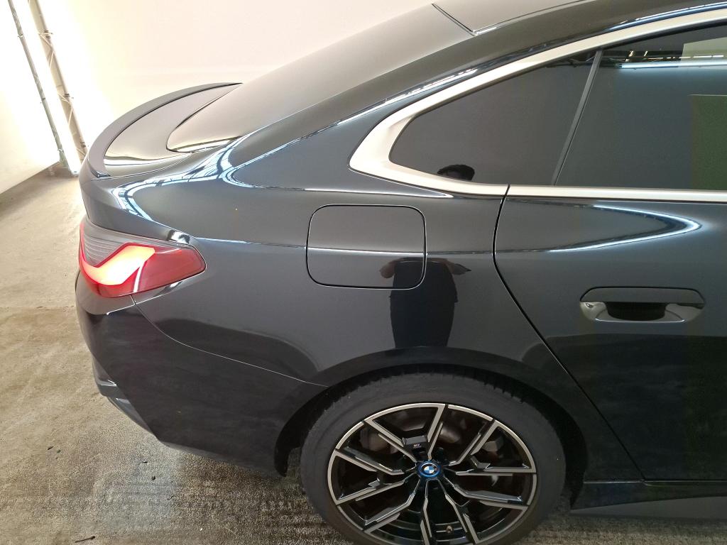 Foto 24 van BMW i4