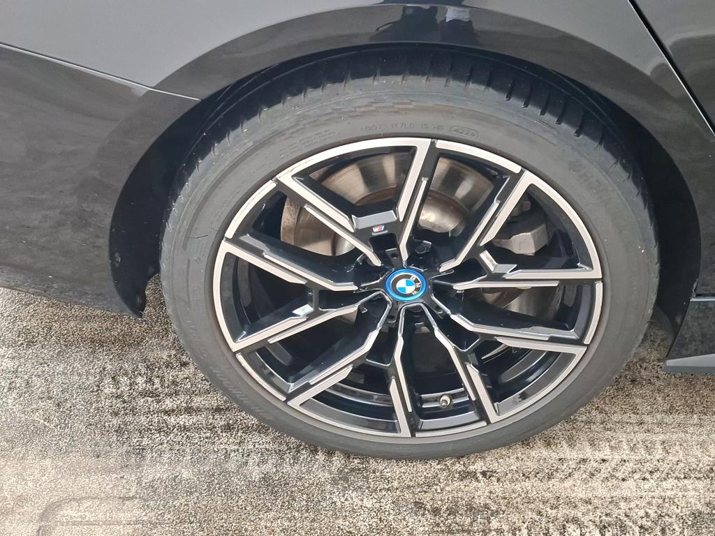 Foto 25 van BMW i4