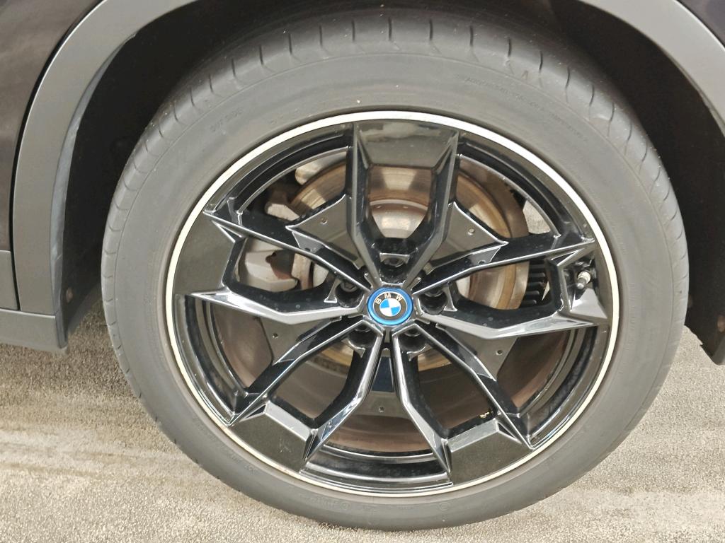 Photo 20 of BMW ix3