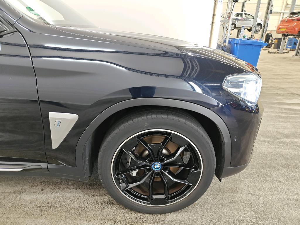 Photo 26 of BMW ix3