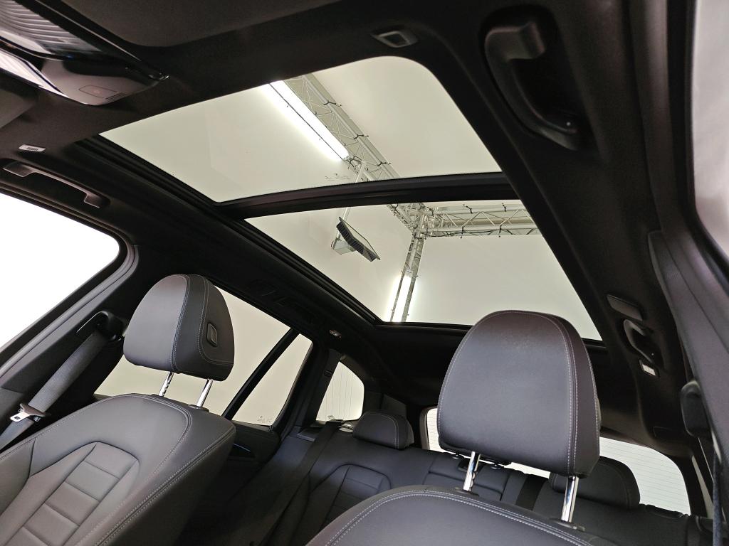 Foto 10 van BMW ix3