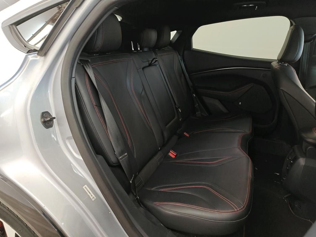 Foto 31 van Ford Mustang