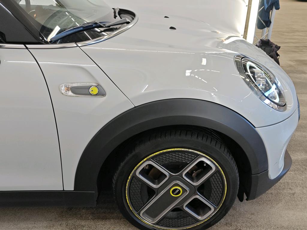 Photo 18 of MINI Electric