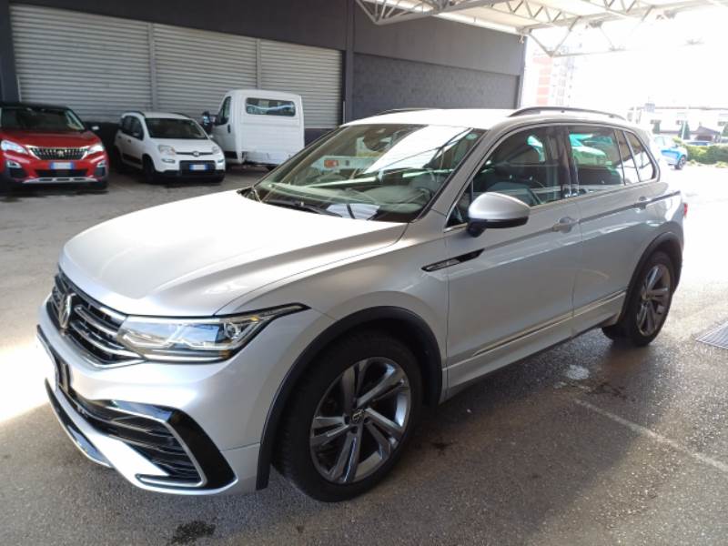 Volkswagen Tiguan VOLKSWAGEN TIGUAN / 2020 / 5P / SUV 2.0 TDI SCR 110KWR-LINE DSG
