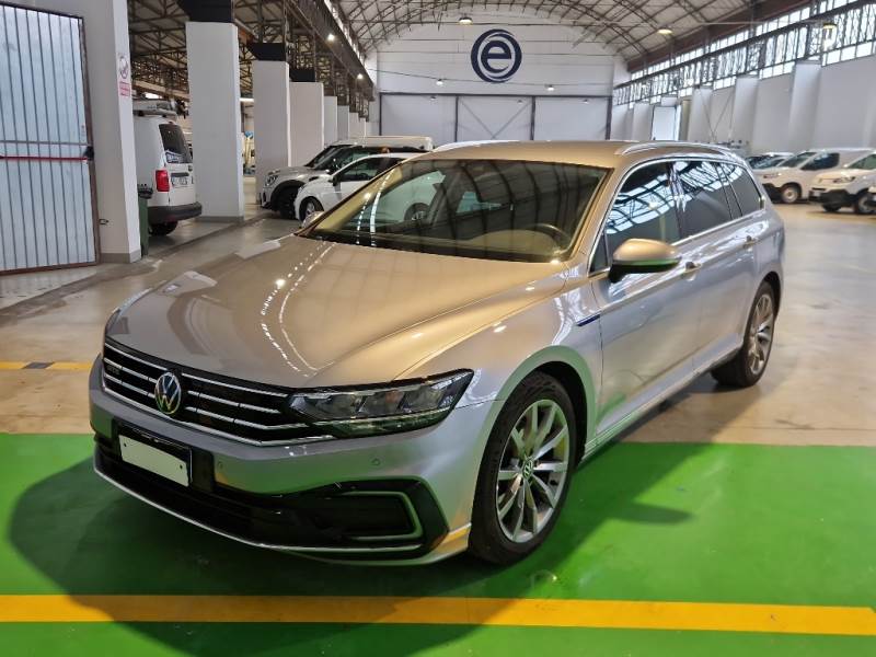 Volkswagen Passat VOLKSWAGEN PASSAT / 2019 / 5P / STATION WAGON VAR. 1.4 PLUG IN HYBRID GTE DSG