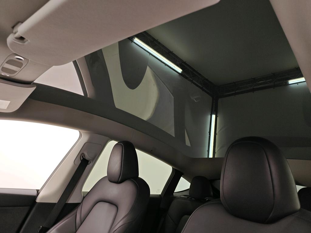 Foto 6 van Tesla Model Y