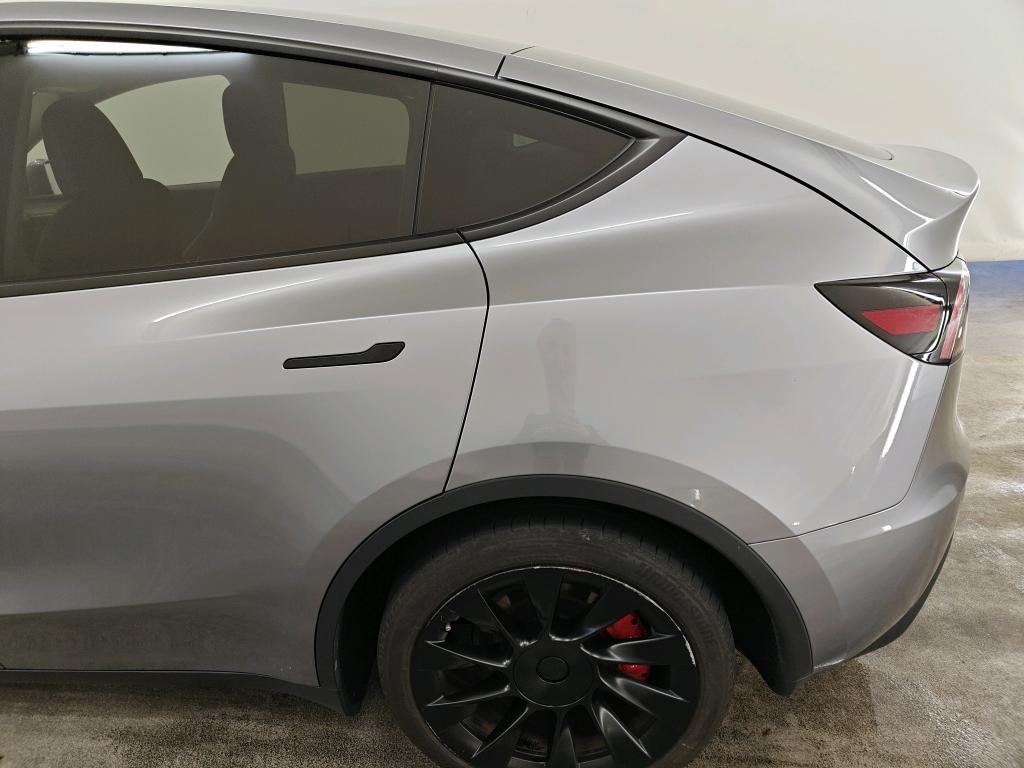 Foto 12 van Tesla Model Y