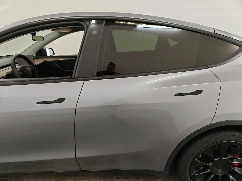 Foto 13 van Tesla Model Y