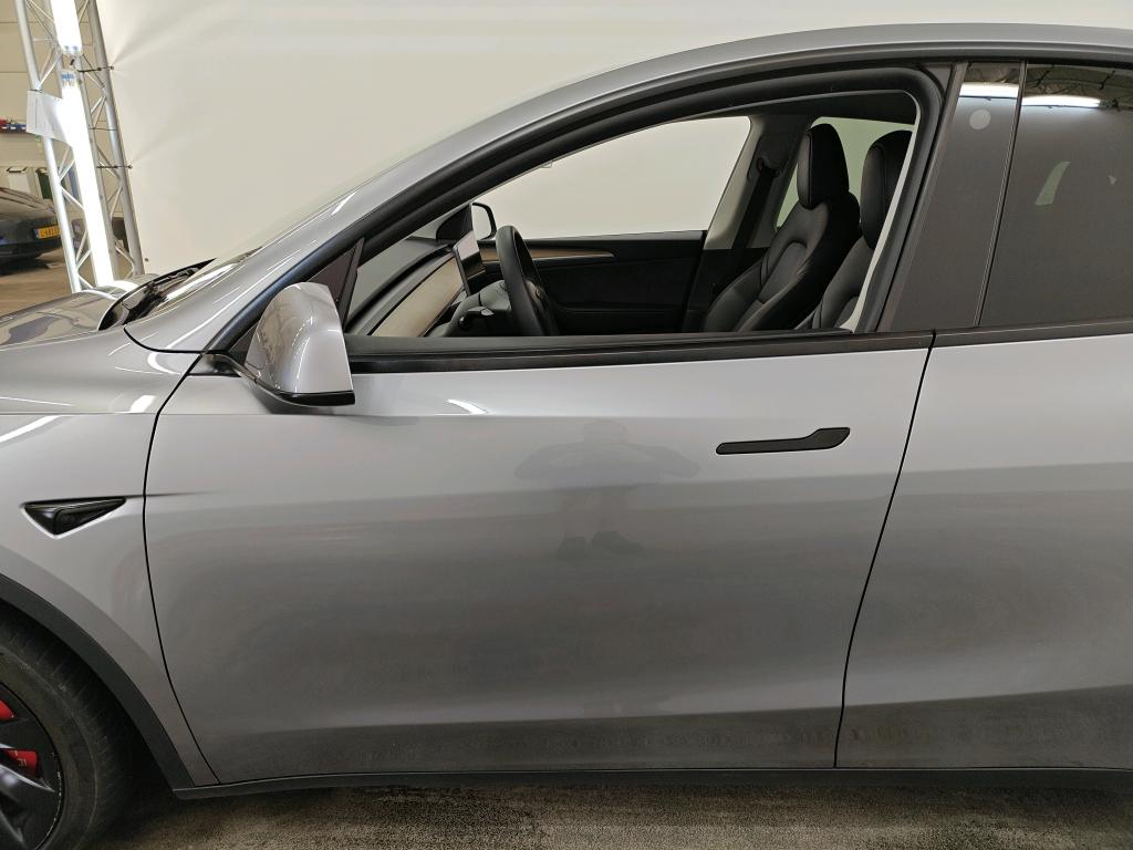 Foto 14 van Tesla Model Y