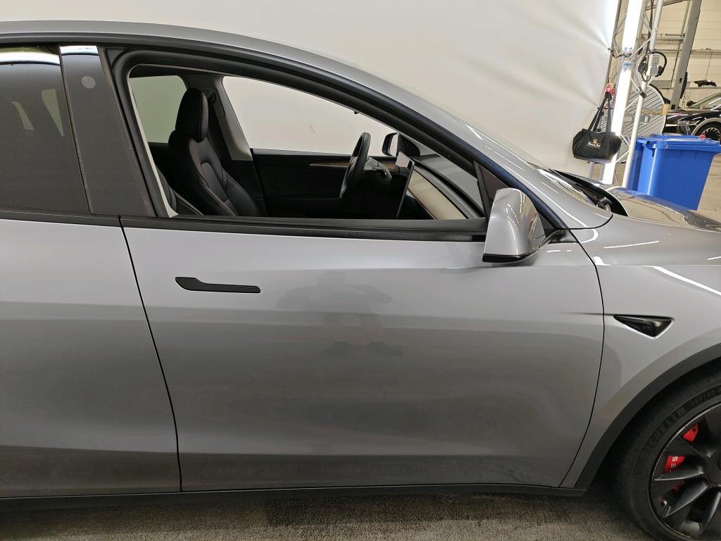 Foto 18 van Tesla Model Y