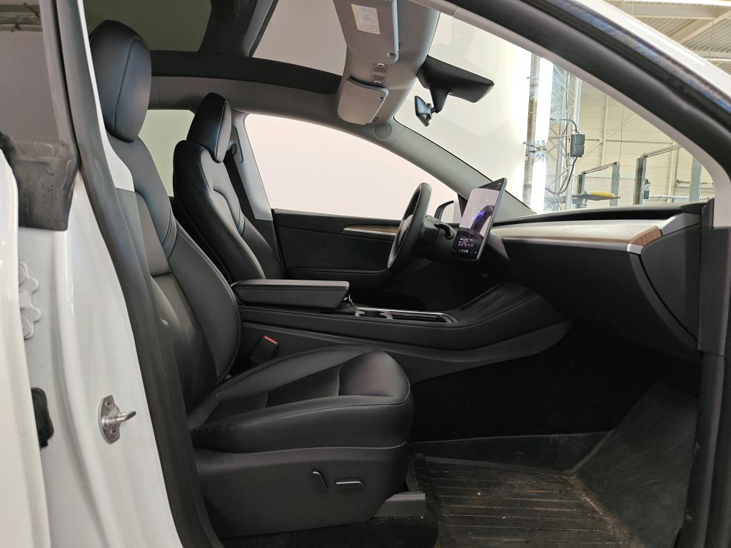 Photo 3 of Tesla Model Y