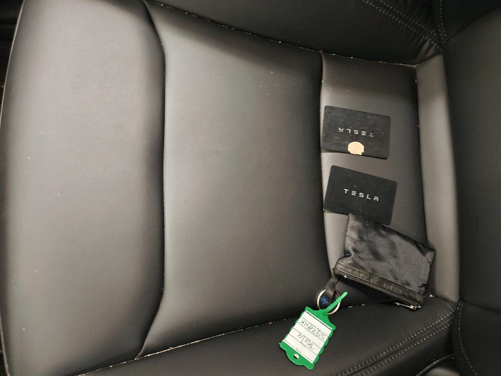 Photo 4 of Tesla Model Y