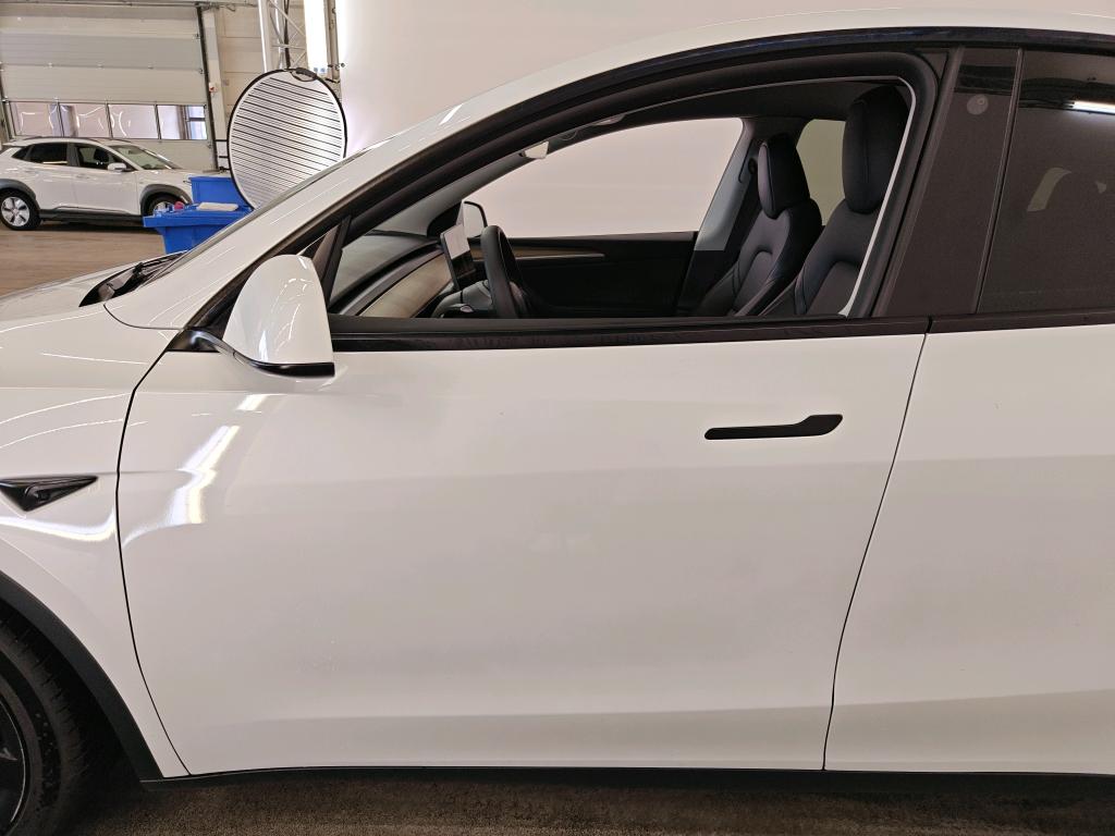 Photo 15 of Tesla Model Y