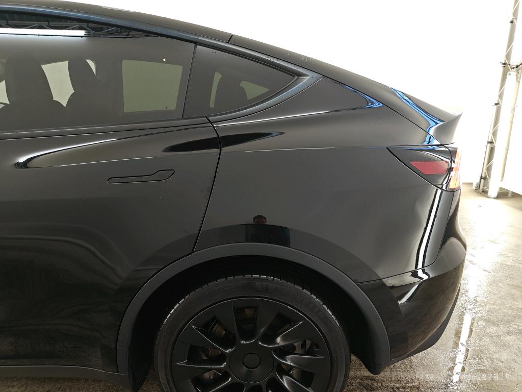 Foto 10 van Tesla Model Y
