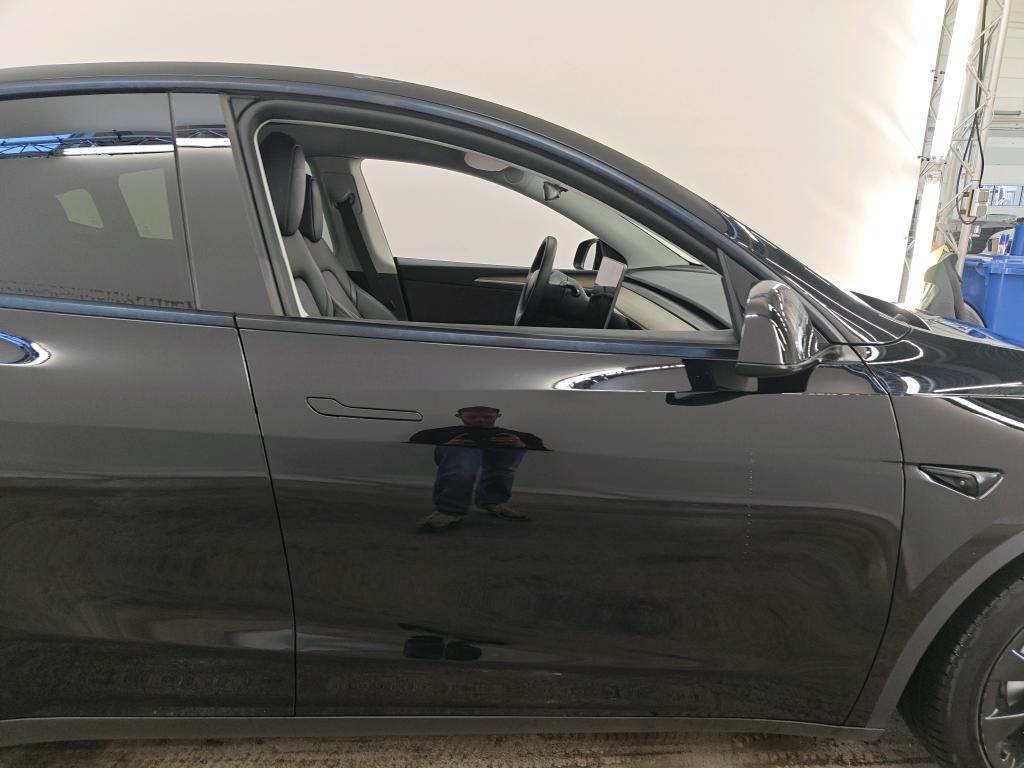 Foto 13 van Tesla Model Y