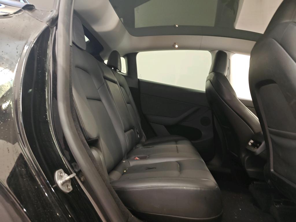 Foto 14 van Tesla Model Y