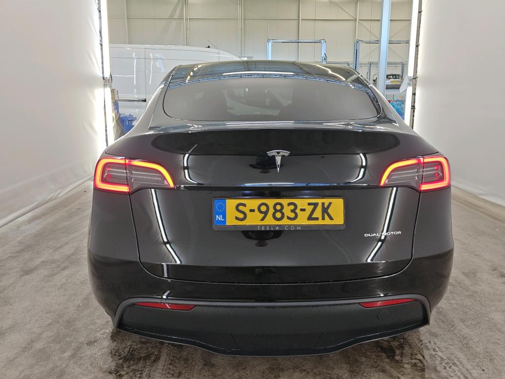 Foto 20 van Tesla Model Y