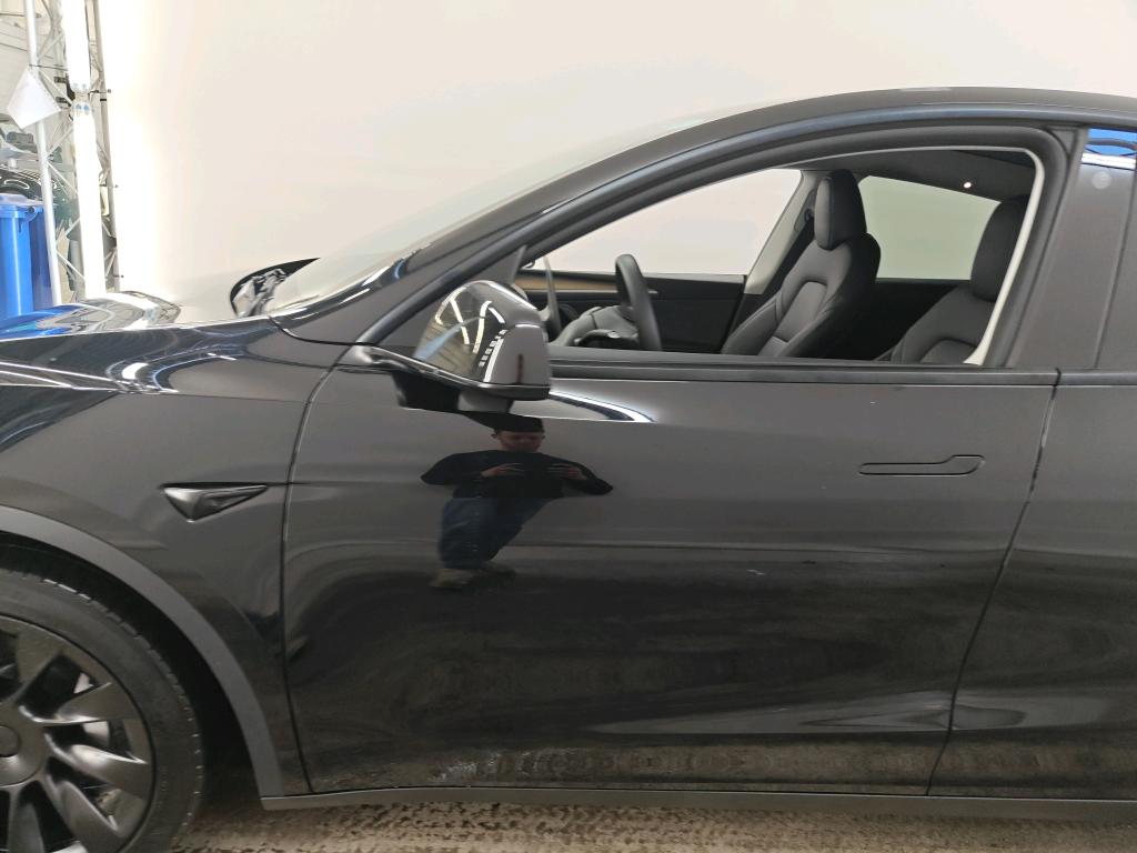 Foto 24 van Tesla Model Y