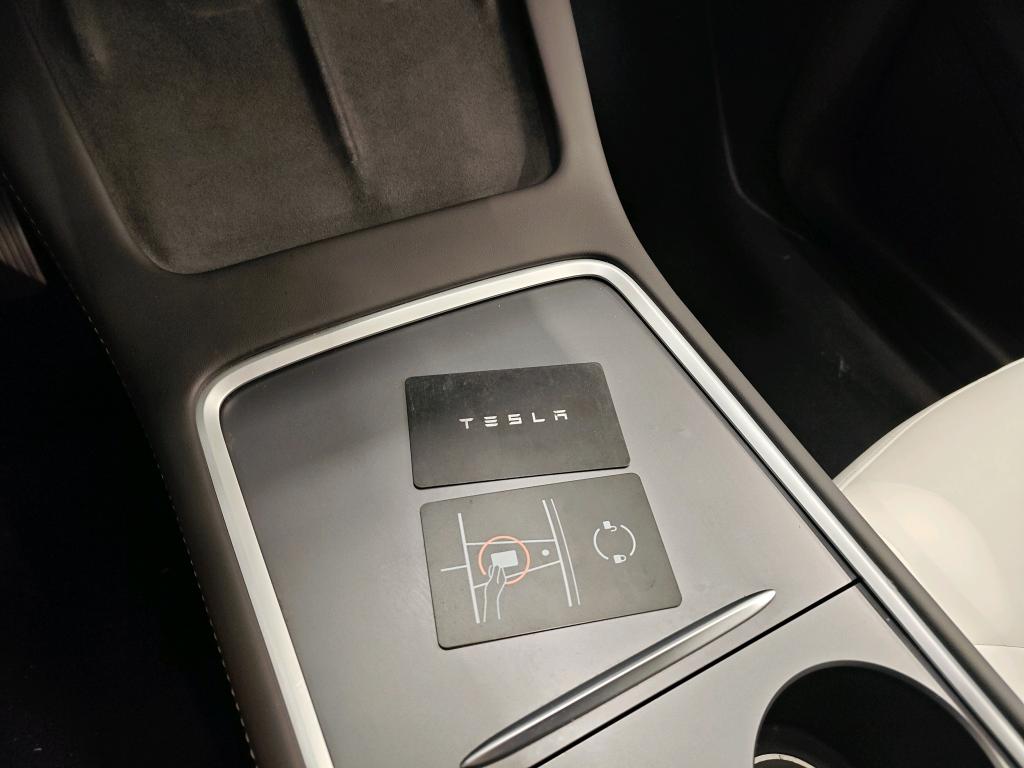 Photo 3 of Tesla Model Y