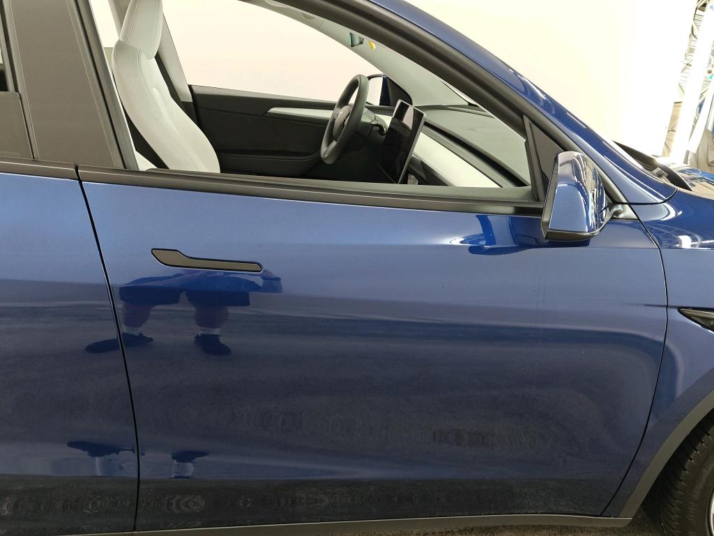 Photo 14 of Tesla Model Y