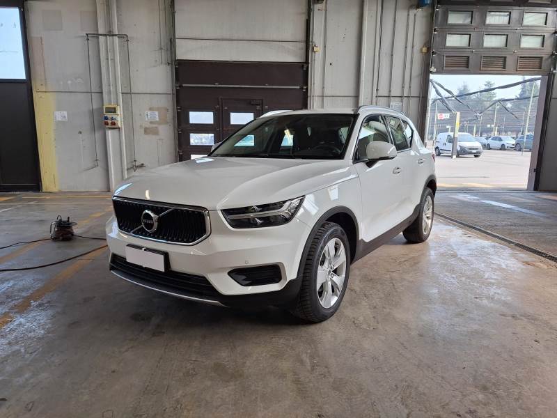 Volvo XC40 VOLVO XC40 / 2017 / 5P / SUV T3 AUTOMATICO MOMENTUM PRO