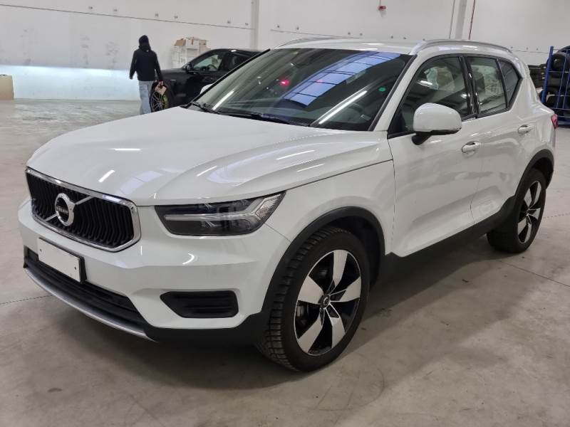 Volvo XC40 VOLVO XC40 / 2017 / 5P / SUV D3 AWD GEARTRONIC MOMENTUM