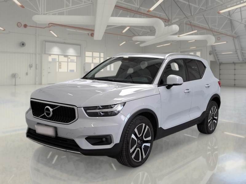 Volvo XC40 VOLVO XC40 / 2017 / 5P / SUV B4 AWD AUTOMATICO MOMENTUM PRO