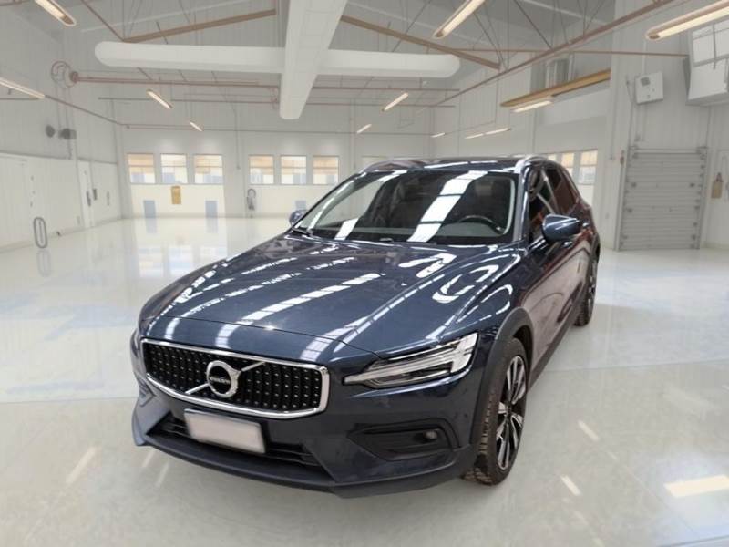 Volvo V60 VOLVO V60 CROSS COUNTRY / 2018 / 5P / STATION WAGON D4 AWD GEARTR. CROSS COUNTRY PRO